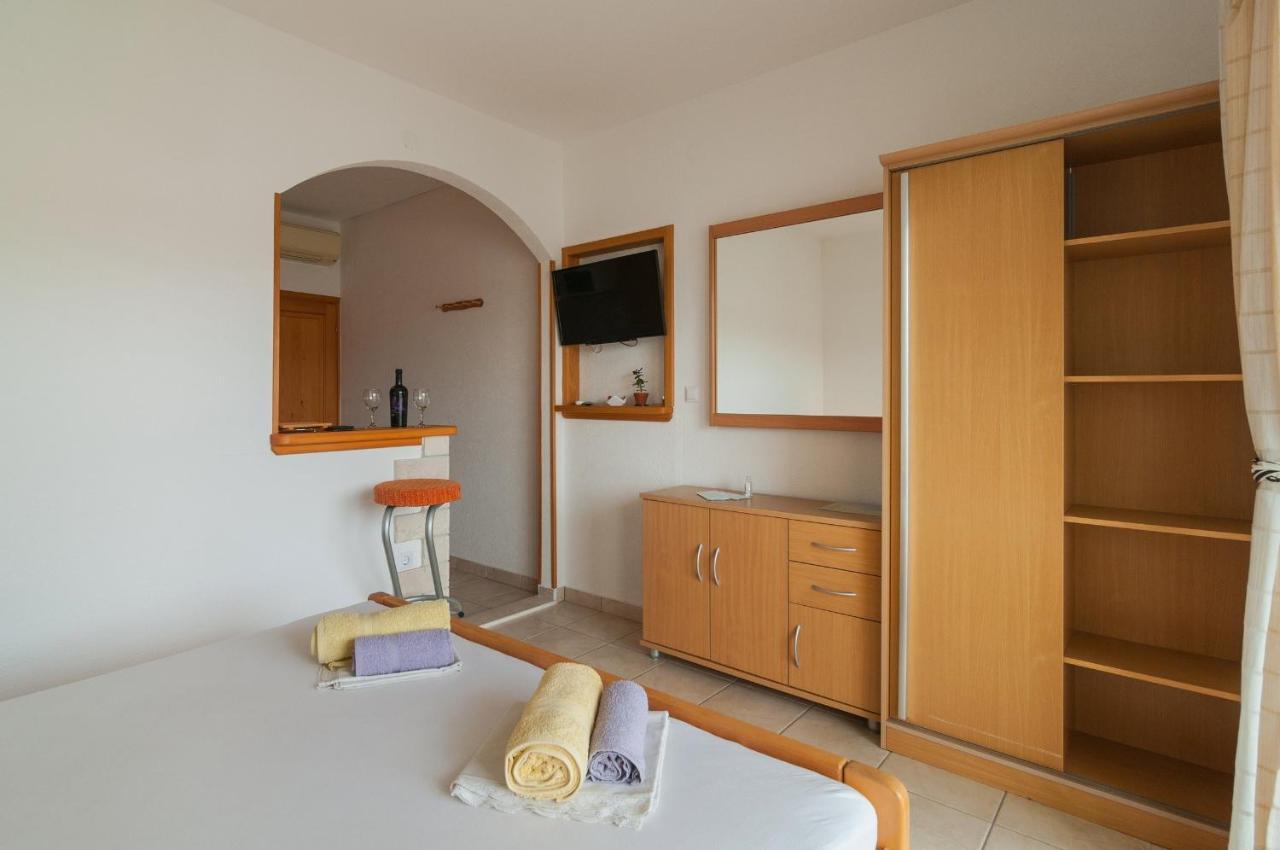 Apartments Molo Mare Hvar Town Exterior photo