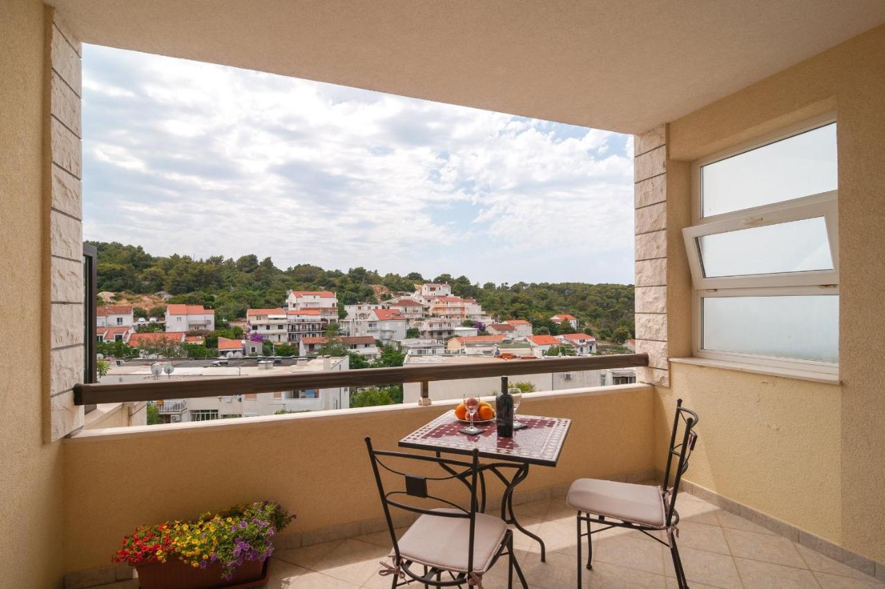 Apartments Molo Mare Hvar Town Exterior photo