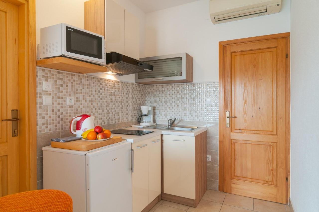 Apartments Molo Mare Hvar Town Exterior photo