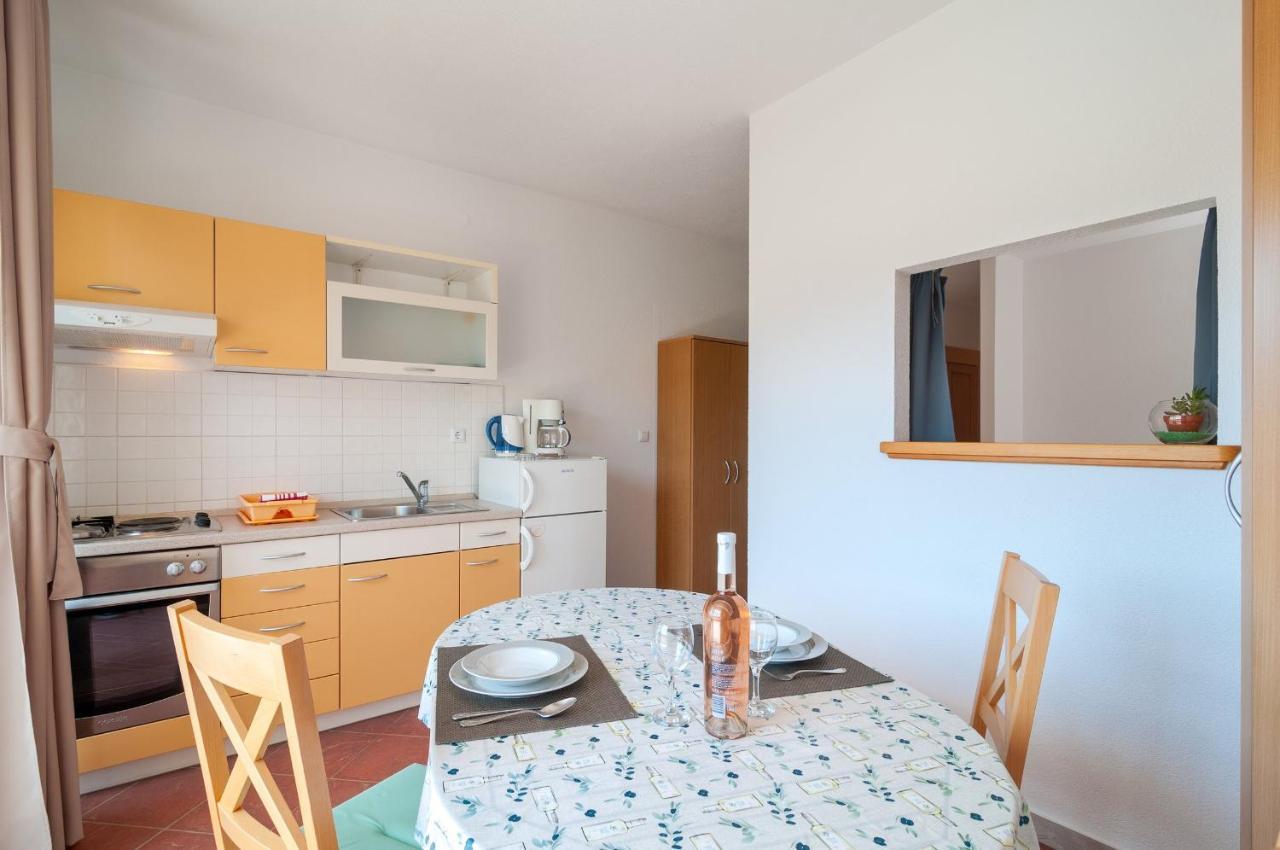 Apartments Molo Mare Hvar Town Exterior photo