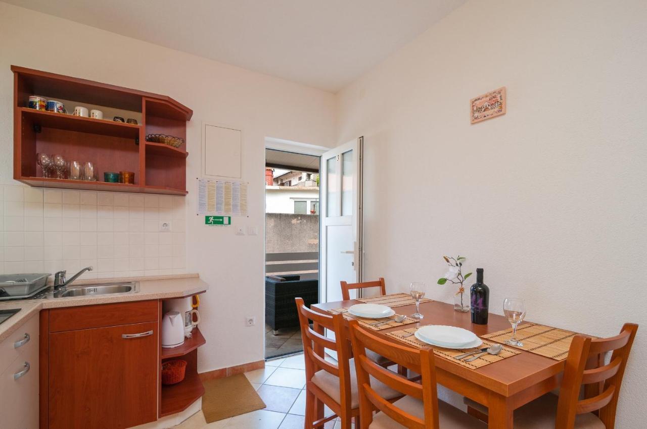 Apartments Molo Mare Hvar Town Exterior photo