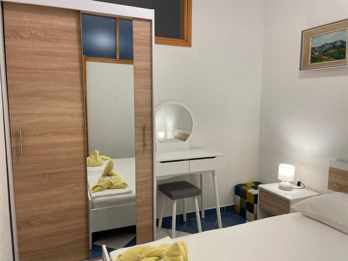 Apartments Molo Mare Hvar Town Exterior photo