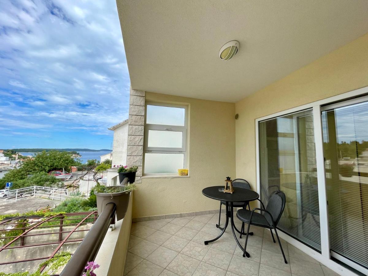 Apartments Molo Mare Hvar Town Exterior photo