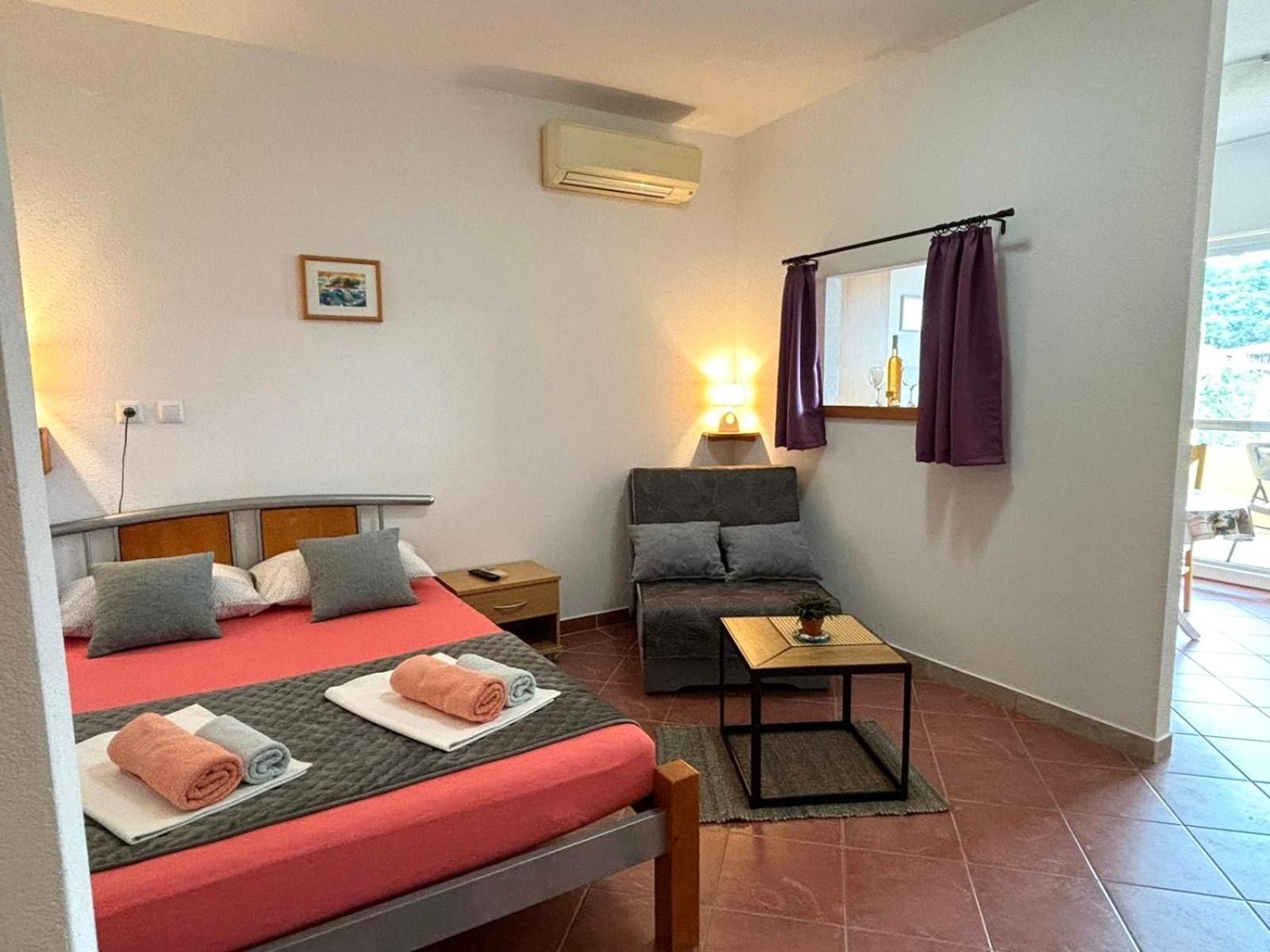 Apartments Molo Mare Hvar Town Exterior photo