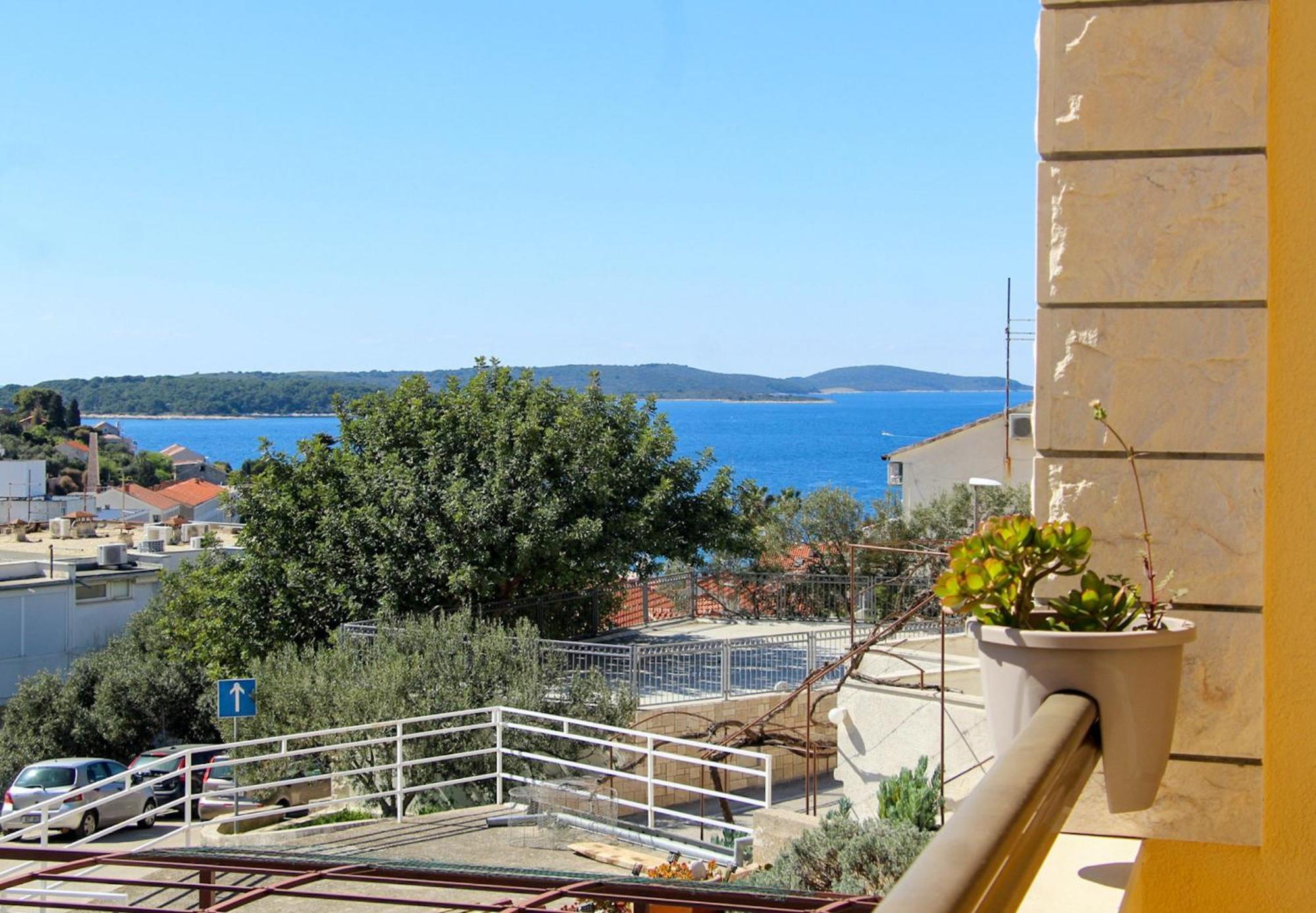Apartments Molo Mare Hvar Town Exterior photo